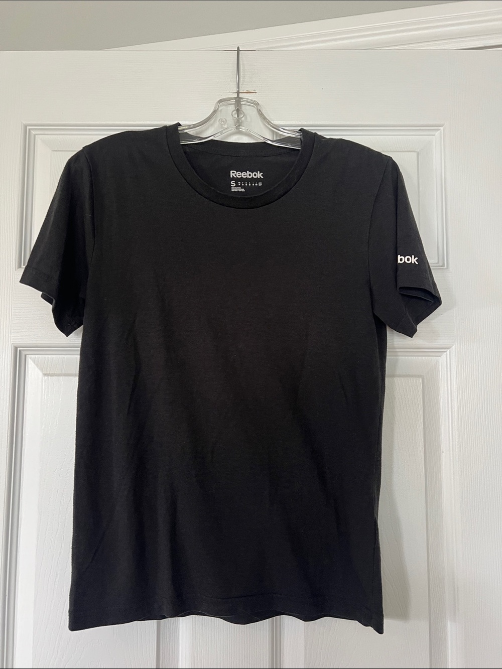 🌷6/$20🌷Reebok Women's Black Short Sleeve Crew Tee with Sleeve Logo